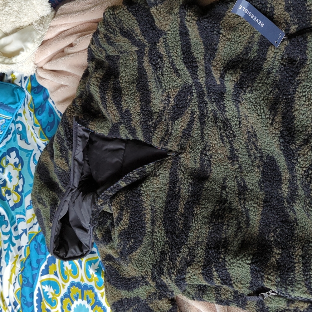 Gap Reversible Pullover Fleece/Puffer